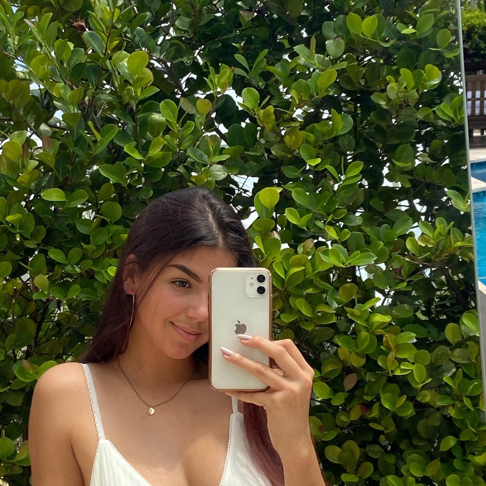 Meet your Posher, Isabella